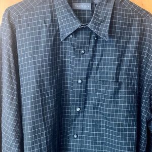 Van Heusen Wrinkle Free Mens Dress Shirt XL Navy and White Pinstripe